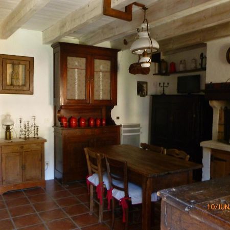 Maison De Village Saint-Paul-des-Fonts Exteriér fotografie