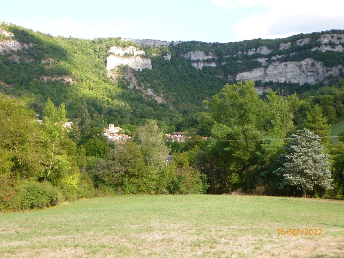 Maison De Village Saint-Paul-des-Fonts Exteriér fotografie