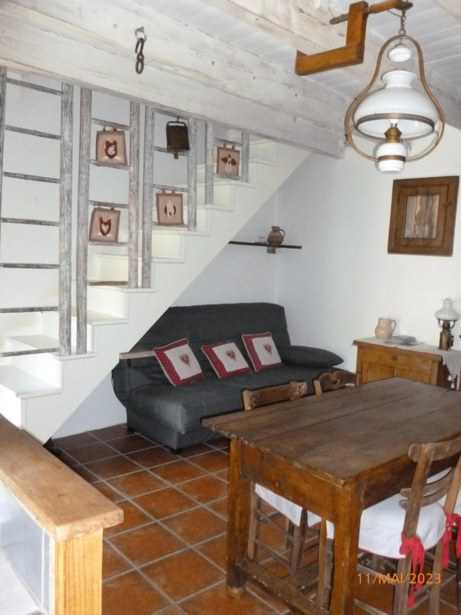 Maison De Village Saint-Paul-des-Fonts Exteriér fotografie
