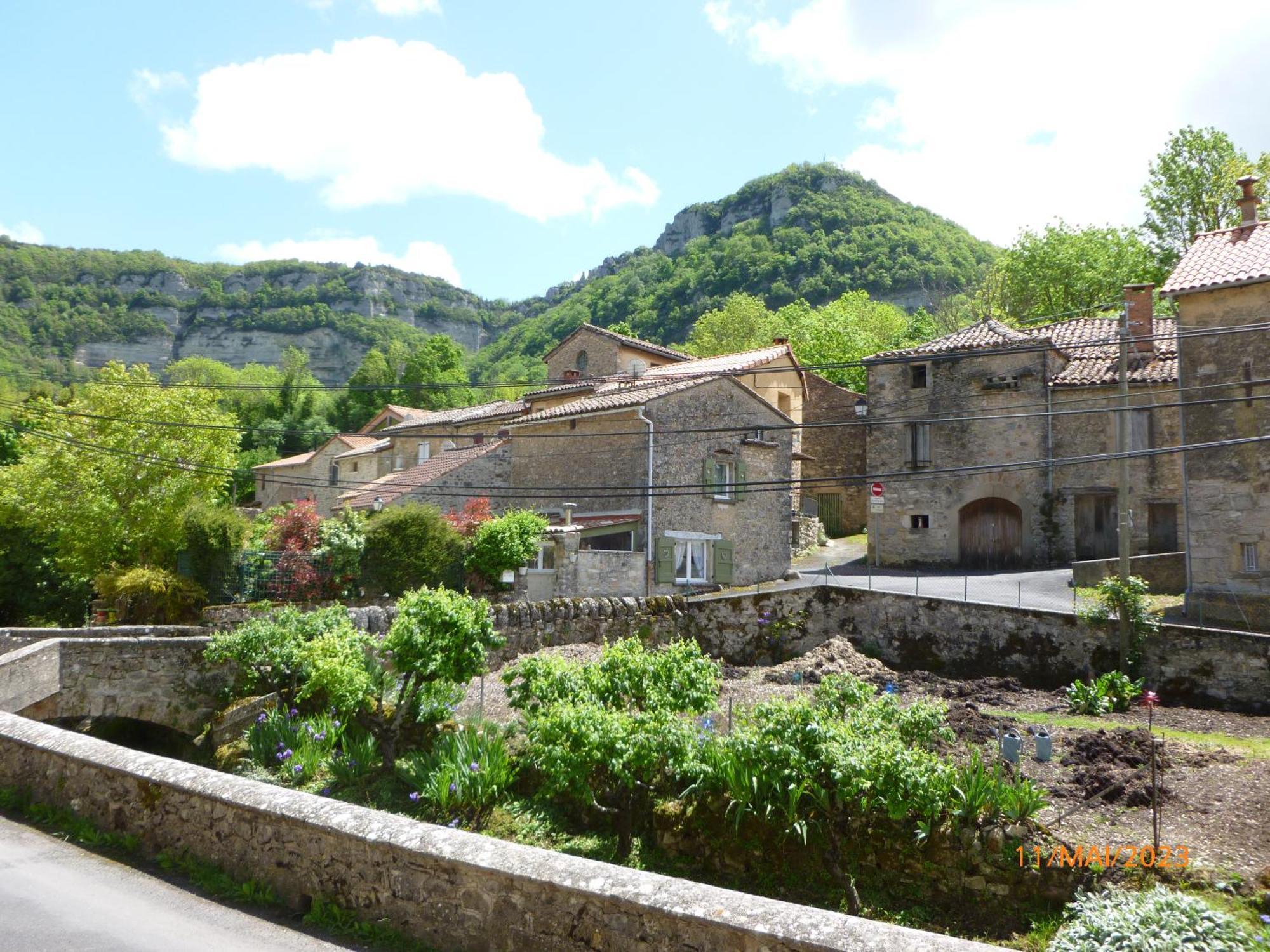 Maison De Village Saint-Paul-des-Fonts Exteriér fotografie
